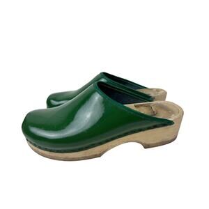 Vintage 1970s Rare Groovy Green Patent Leather Swedish Carved Wooden Clogs 42 12